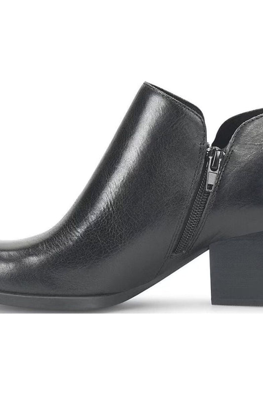 Born Kenzey Boot in Black