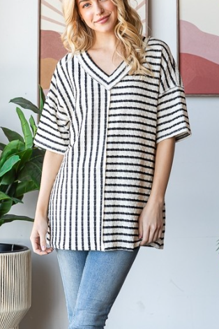 TOP in BLACK/CREAM 7601