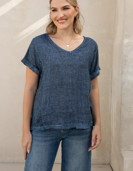 BREEZY TEE in NAVY