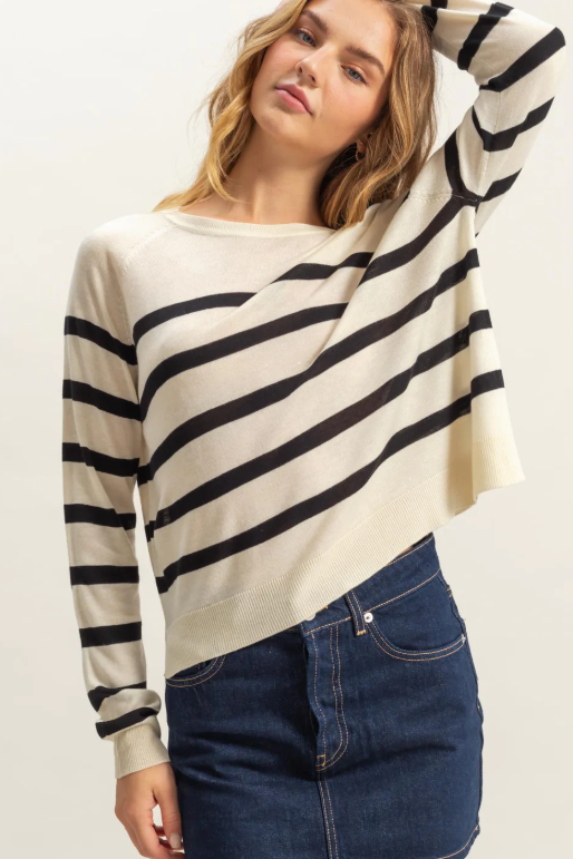 BLACK/CREAM TOP