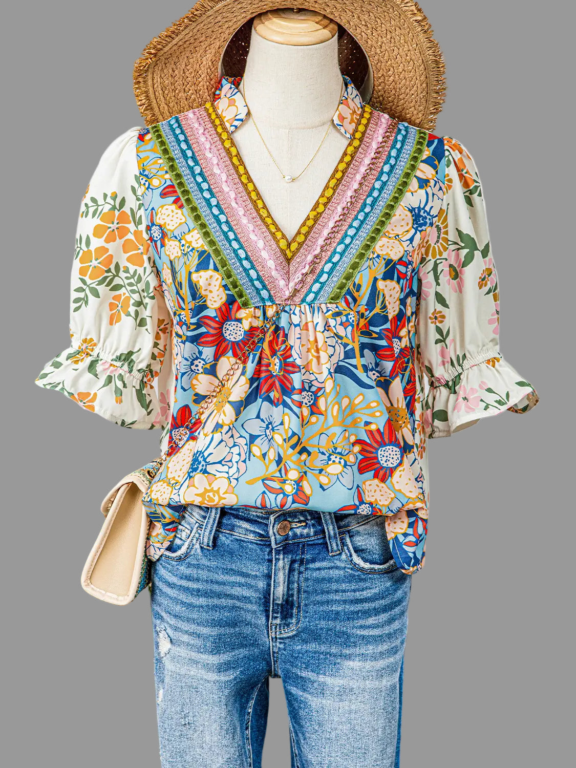 FLORAL EMBROIDERED TOP