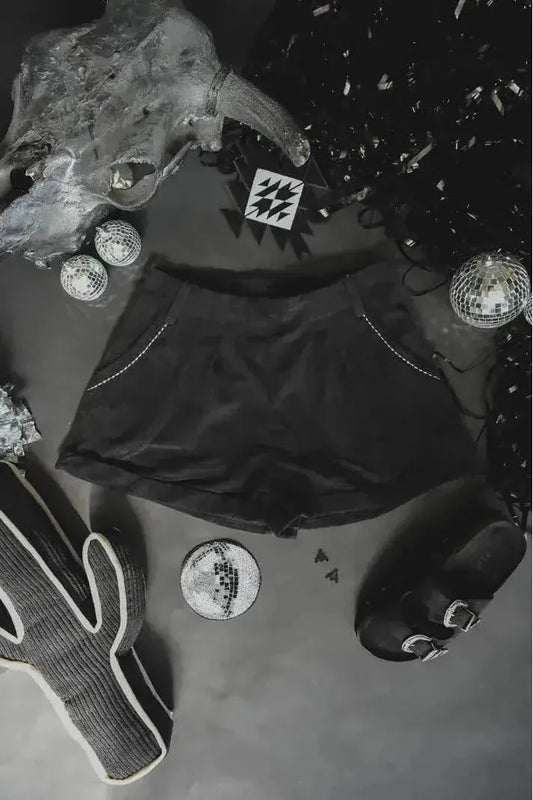 Shorts w/BUCKSTITCH TUX