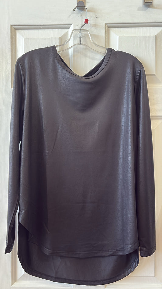 BLACK SLEEK TOP