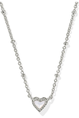 KENDRA SCOTT ARI HEART SHORT PENDANT ~ Gold NECKLACES