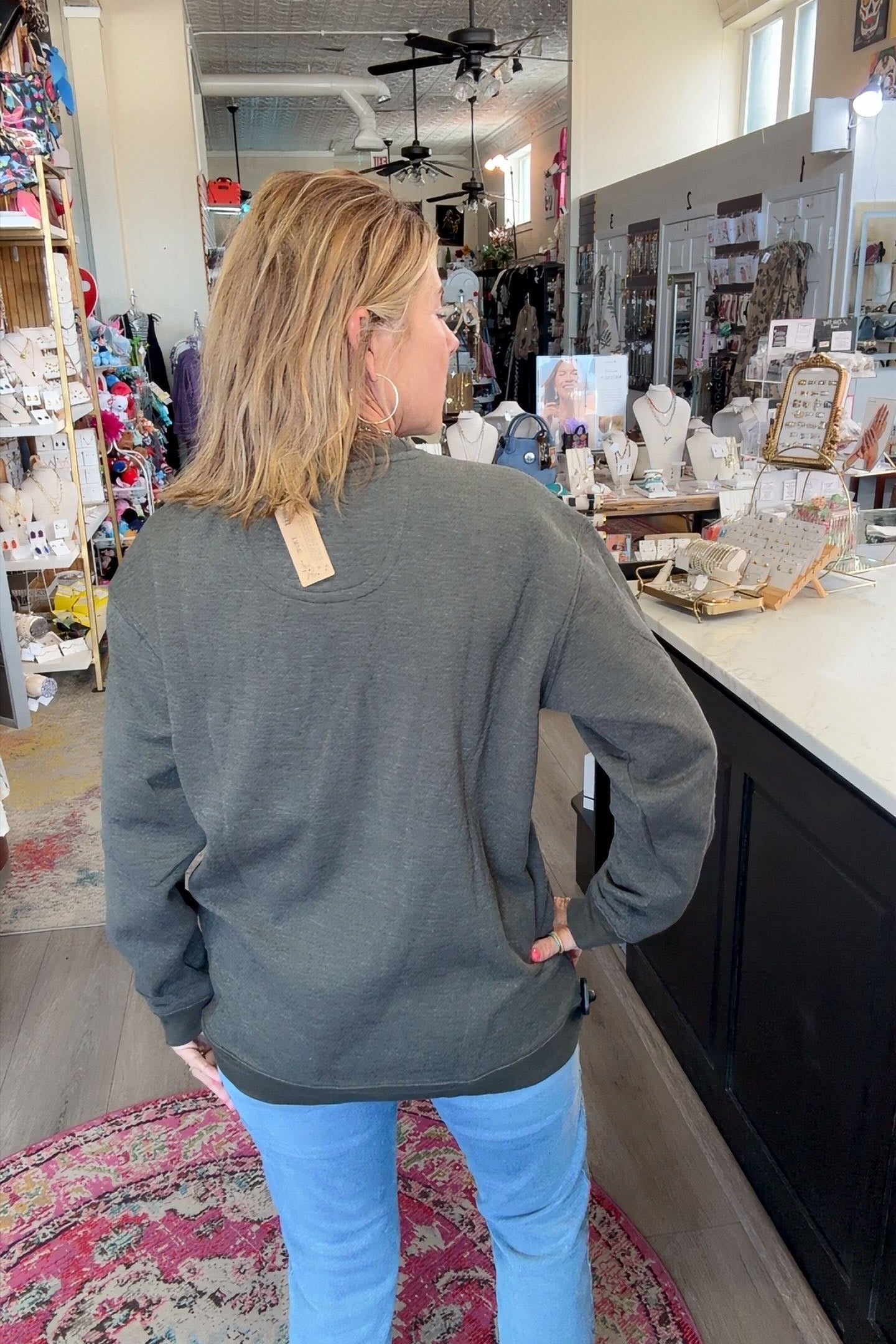CREESHA POCKET SWEATSHIRT
