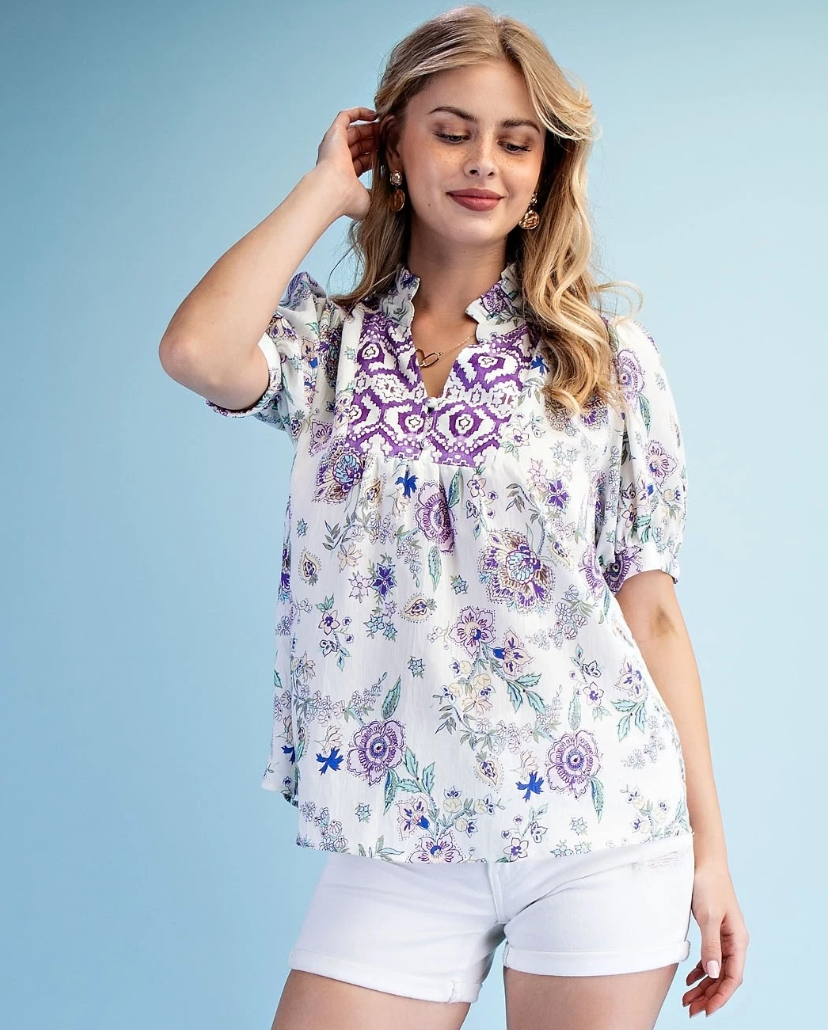 Short sleeved top in lilac and blue colors