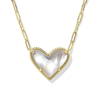 KENDRA SCOTT ARI HEART SHORT PENDANT ~ Gold NECKLACES