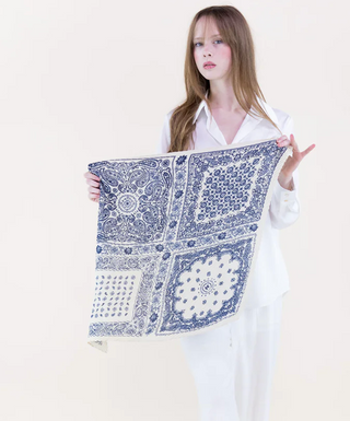 CRINKLE SCARF