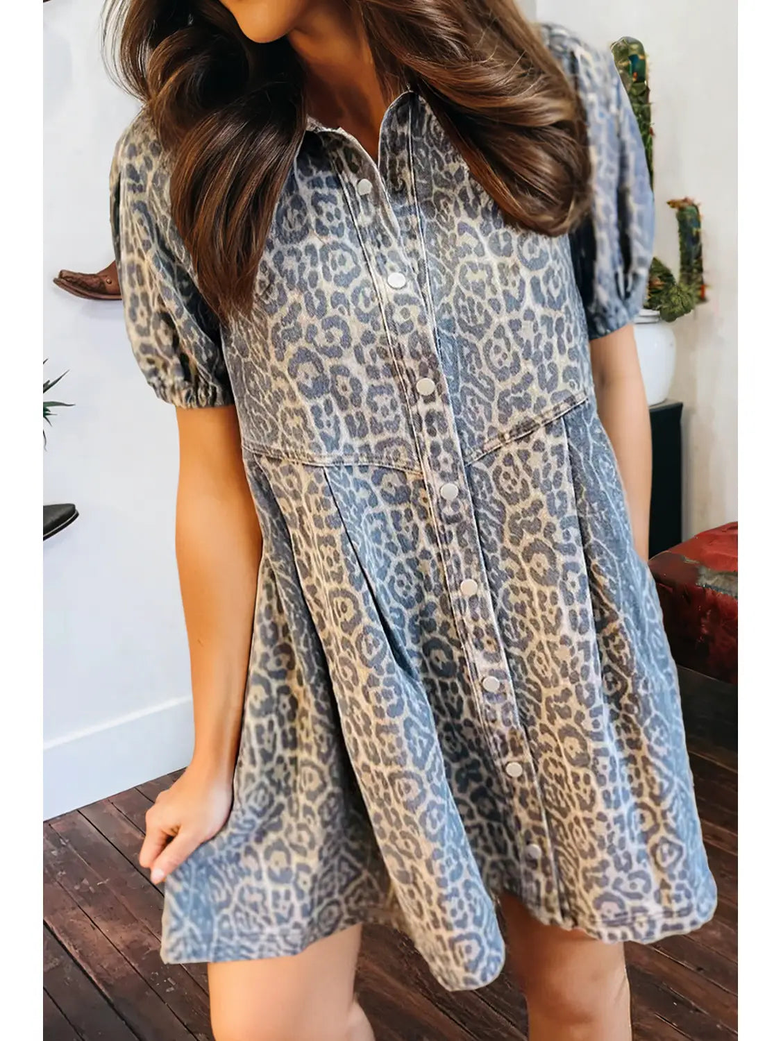 Leopard print dress with snaps